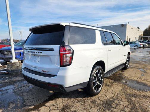 2021 Chevrolet Suburban RST