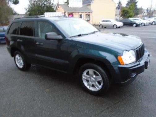 Photo 5 of 12 of 2005 Jeep Grand Cherokee Laredo