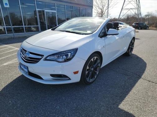 Photo 2 of 32 of 2019 Buick Cascada Premium