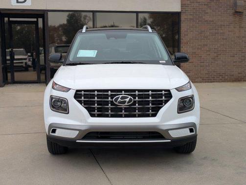 2026 Hyundai VENUE SEL w/Two-Tone Roof