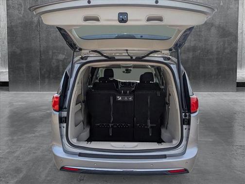 2018 Chrysler Pacifica Touring-L