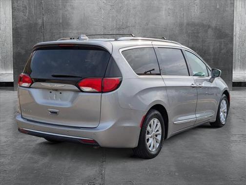 2018 Chrysler Pacifica Touring-L