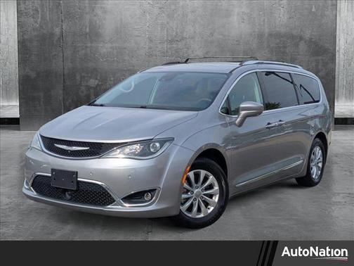 2018 Chrysler Pacifica Touring-L