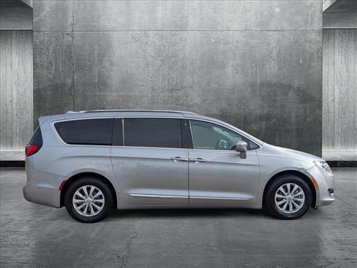 2018 Chrysler Pacifica Touring-L