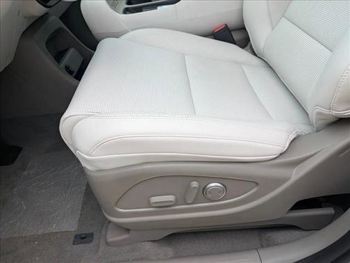Creamy White Pearl 2026 Hyundai PALISADE SEL 7P