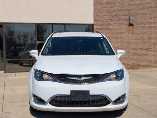 2018 Chrysler Pacifica Touring-L