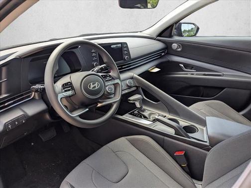 Abyss Black 2026 Hyundai ELANTRA SE