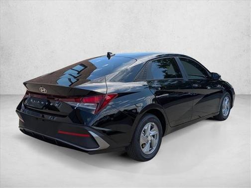 Abyss Black 2026 Hyundai ELANTRA SE