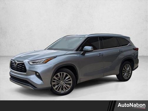 Moon Dust 2021 Toyota Highlander Platinum