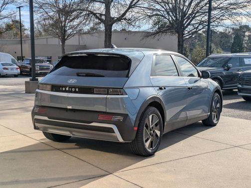 2026 Hyundai IONIQ 5 SE