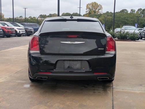 2018 Chrysler 300 Touring