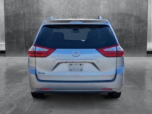 2015 Toyota Sienna XLE Premium