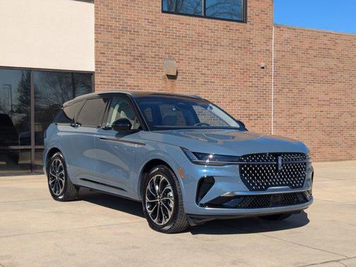 2025 Lincoln Nautilus Reserve