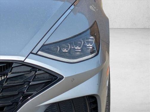 Shimmering Silver Pearl 2021 Hyundai SONATA Limited