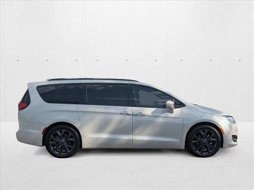 2019 Chrysler Pacifica Touring-L Plus