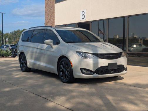 2019 Chrysler Pacifica Touring-L Plus