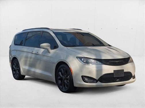 2019 Chrysler Pacifica Touring-L Plus