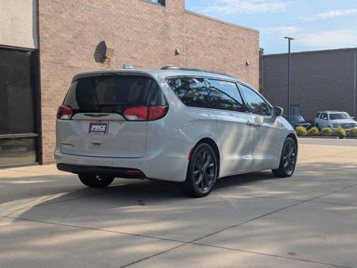 2019 Chrysler Pacifica Touring-L Plus
