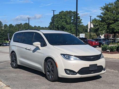 2019 Chrysler Pacifica Touring-L Plus
