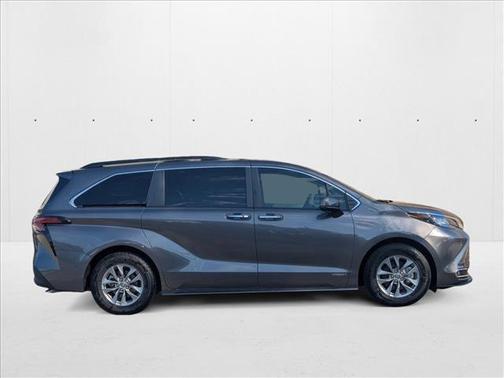 2021 Toyota Sienna XLE 7 Passenger