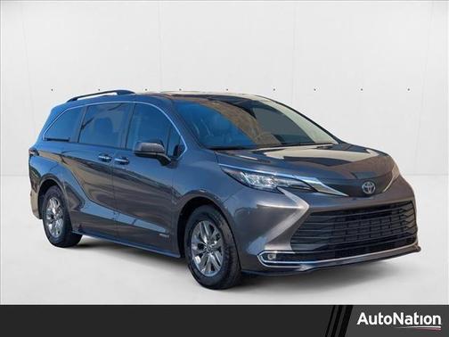 2021 Toyota Sienna XLE 7 Passenger