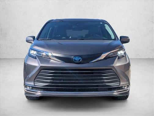 2021 Toyota Sienna XLE 7 Passenger