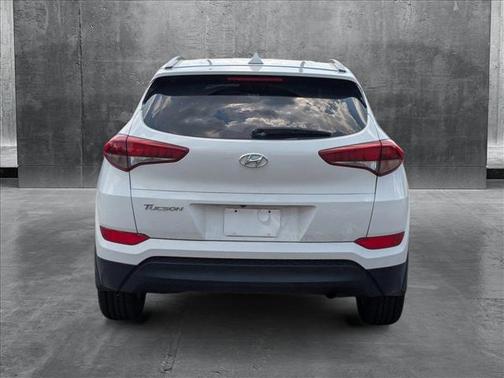 2017 Hyundai TUCSON SE Plus
