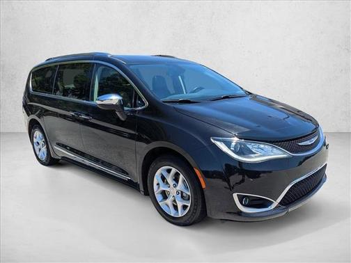 Brilliant Black Crystal Pearlcoat 2020 Chrysler Pacifica Limited
