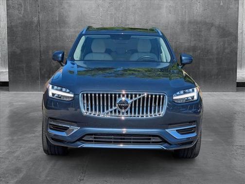 2022 Volvo XC90 Recharge Plug-In Hybrid T8 Inscription 6 Passenger