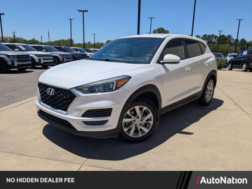 Dazzling White 2019 Hyundai TUCSON SE