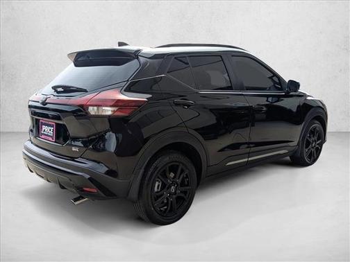 Super Black 2024 Nissan Kicks SR