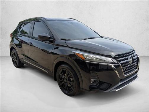 Super Black 2024 Nissan Kicks SR