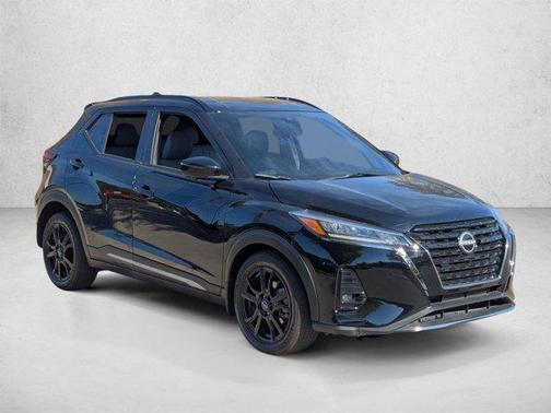 Super Black 2024 Nissan Kicks SR