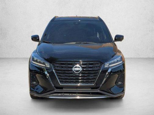 Super Black 2024 Nissan Kicks SR