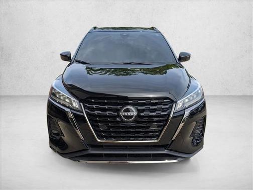 Super Black 2024 Nissan Kicks SR