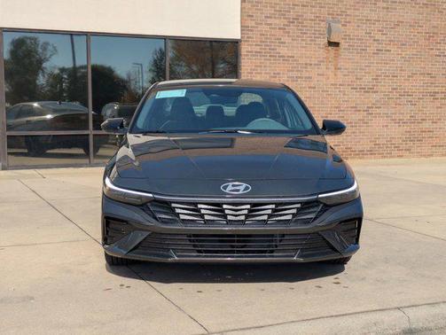 2026 Hyundai ELANTRA HEV SEL Sport