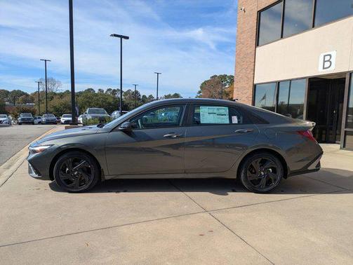 2026 Hyundai ELANTRA HEV SEL Sport