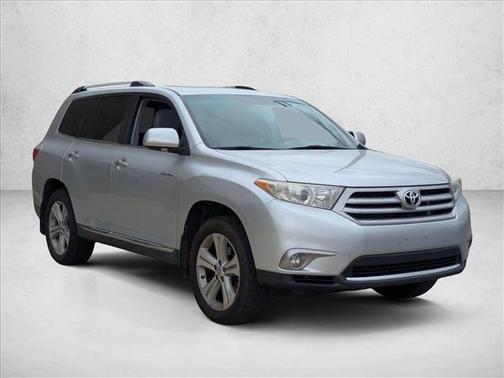 Silver/Gray 2013 Toyota Highlander Limited