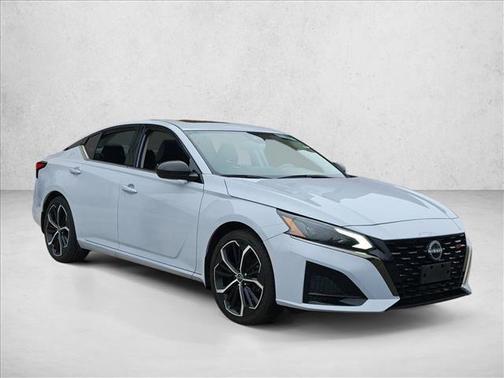 2023 Nissan Altima SR FWD
