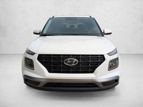 Lunar White 2026 Hyundai VENUE SE