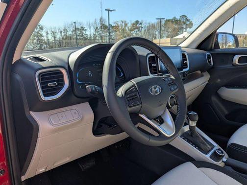 2025 Hyundai VENUE SEL