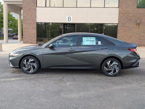 2025 Hyundai ELANTRA Sport