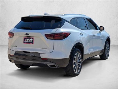 Iridescent Pearl Tricoat 2024 Chevrolet Blazer Premier