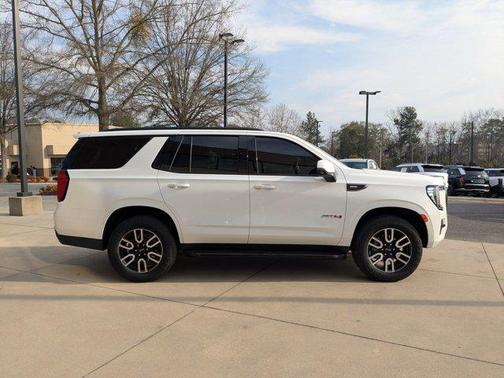 2024 GMC Yukon 4WD AT4