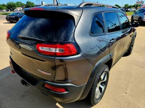 Brilliant Black Crystal Pearlcoat 2014 Jeep Cherokee Trailhawk