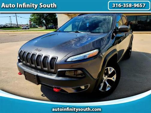 Brilliant Black Crystal Pearlcoat 2014 Jeep Cherokee Trailhawk