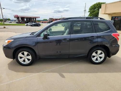 Dark Gray Metallic 2016 Subaru Forester 2.5i Limited
