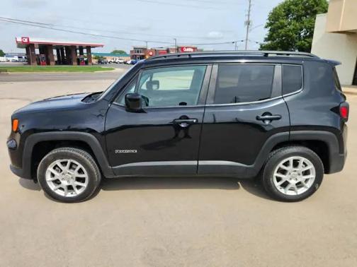 Black Clearcoat 2019 Jeep Renegade Latitude