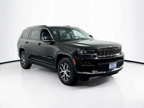 Diamond Black Crystal Pearlcoat 2023 Jeep Grand Cherokee L Limited