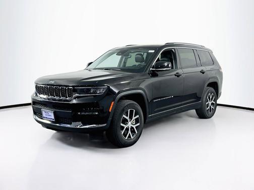 Diamond Black Crystal Pearlcoat 2023 Jeep Grand Cherokee L Limited